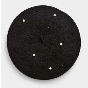 Black wood felt beads embellished beret hat NWT